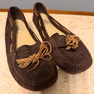 UGG dark brown fur lined suede moccasins flat slippers women’s size 8.5